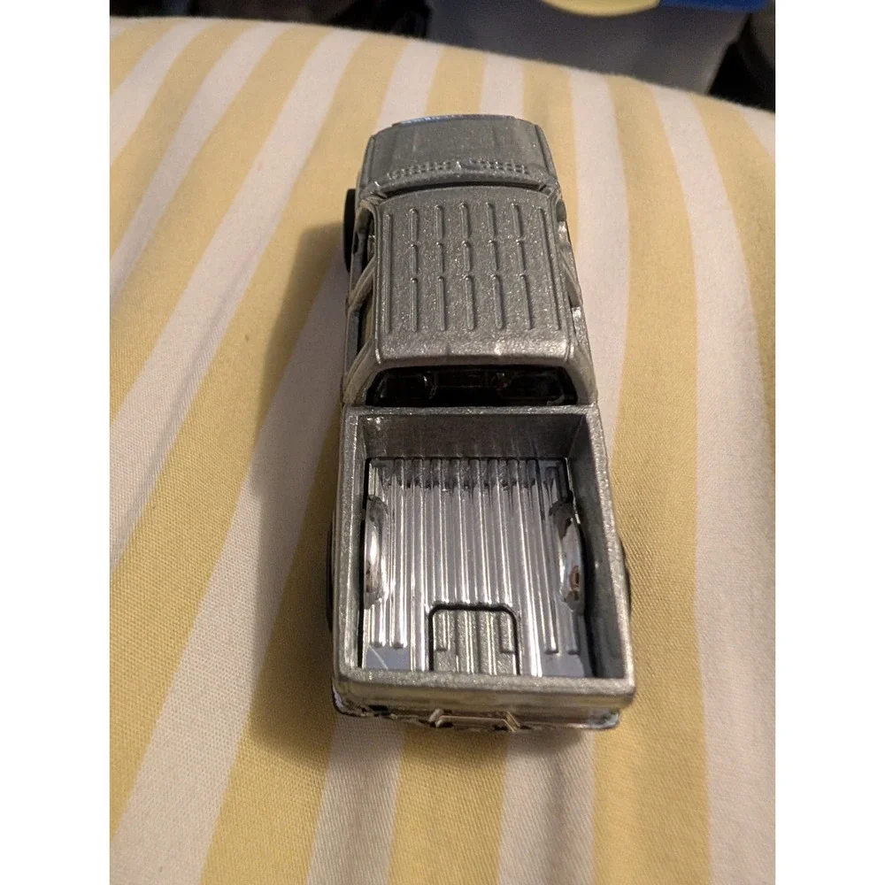 Year 2013 Hot Wheels HW Off-Road 1:64 Die Cast Car Silver Pickup 2009 FORD F-150